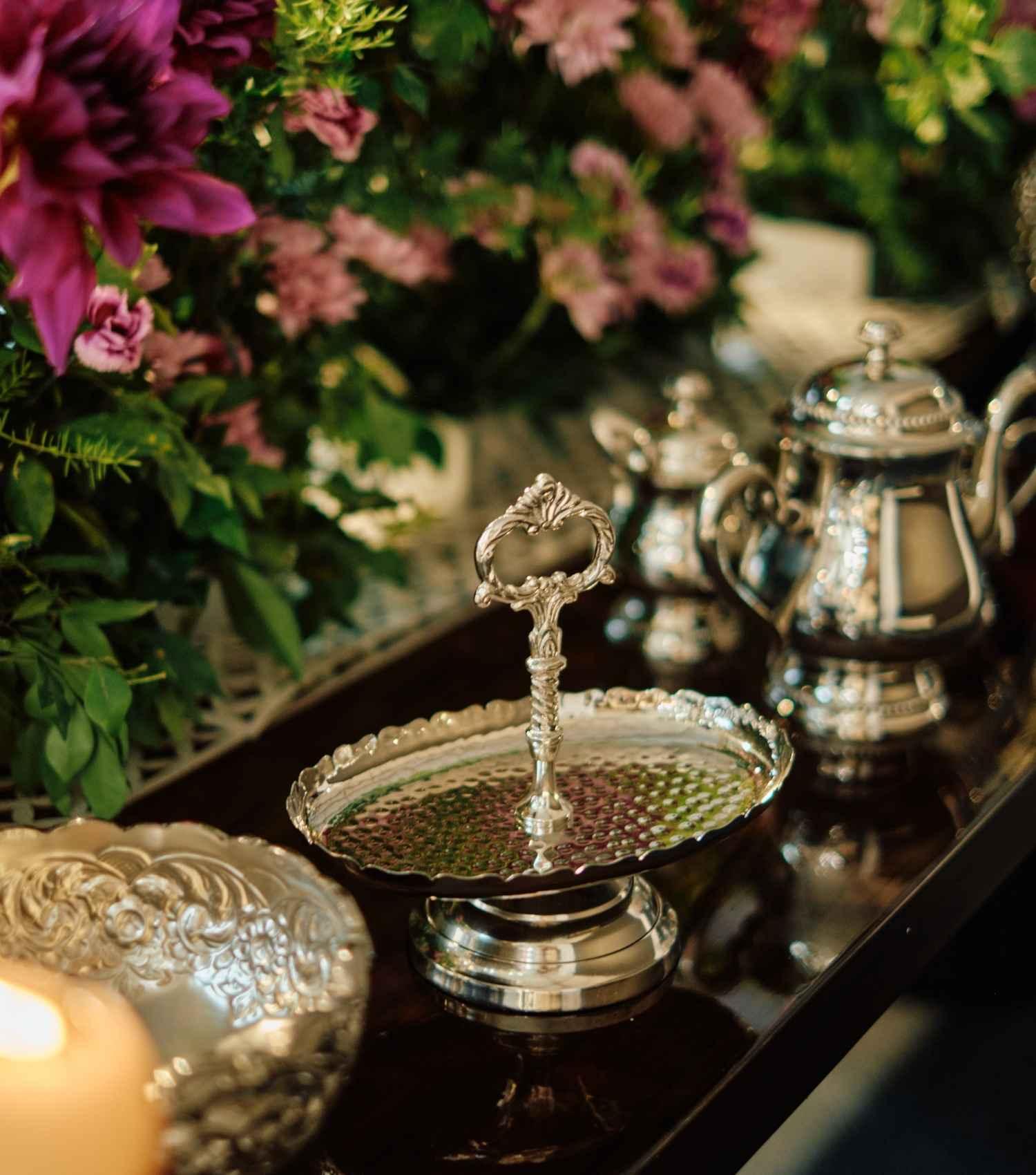 Elizabethan Single Tier Nickel - Elvy Lifestyle