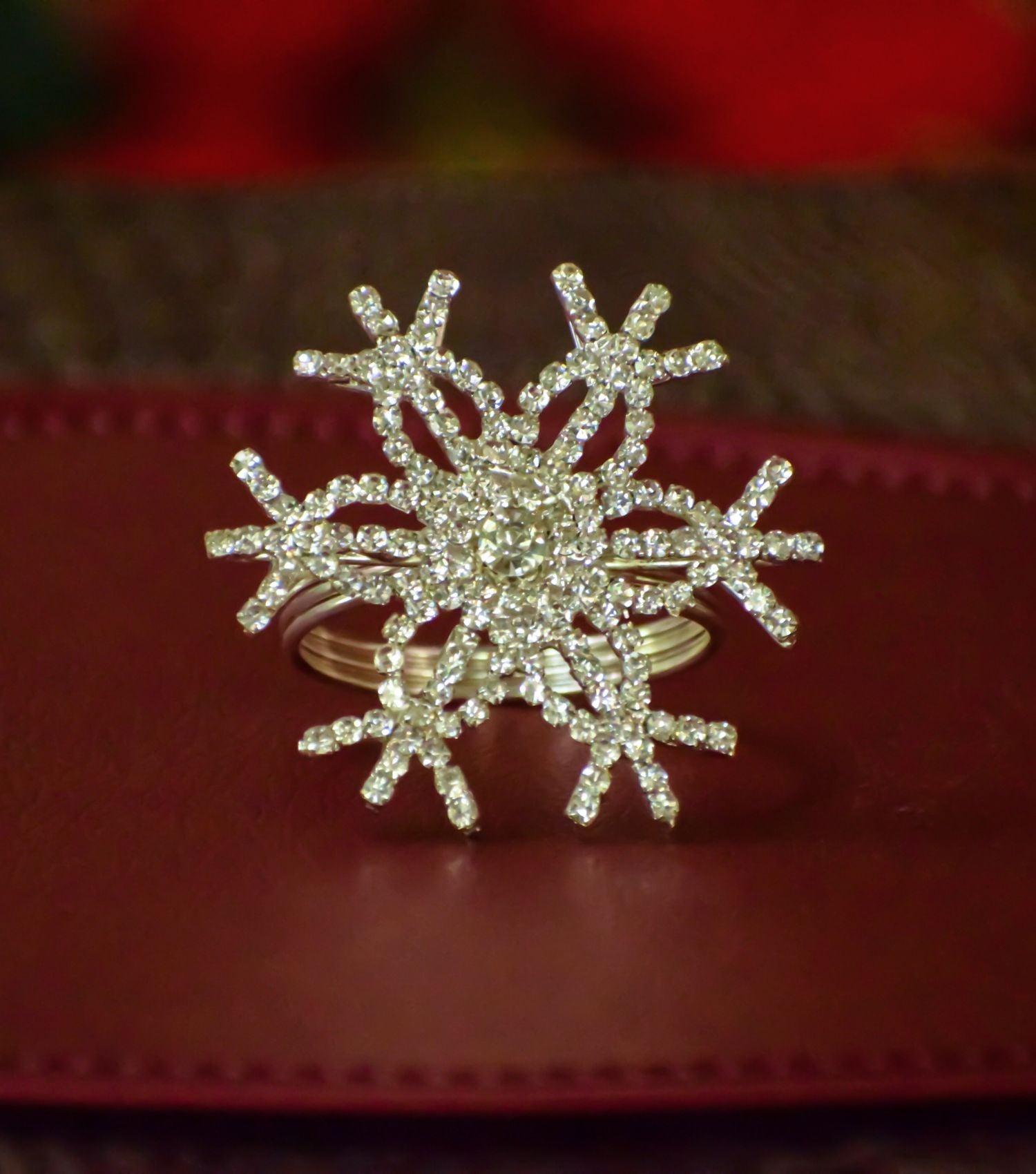 Rhinestone Studded Snowflake Napkin rings s/6 - Elvy Lifestyle