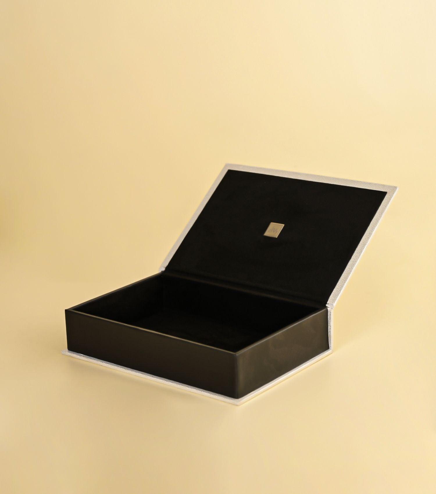 Fretwork Blk & Silver Book Cover - Elvy Lifestyle