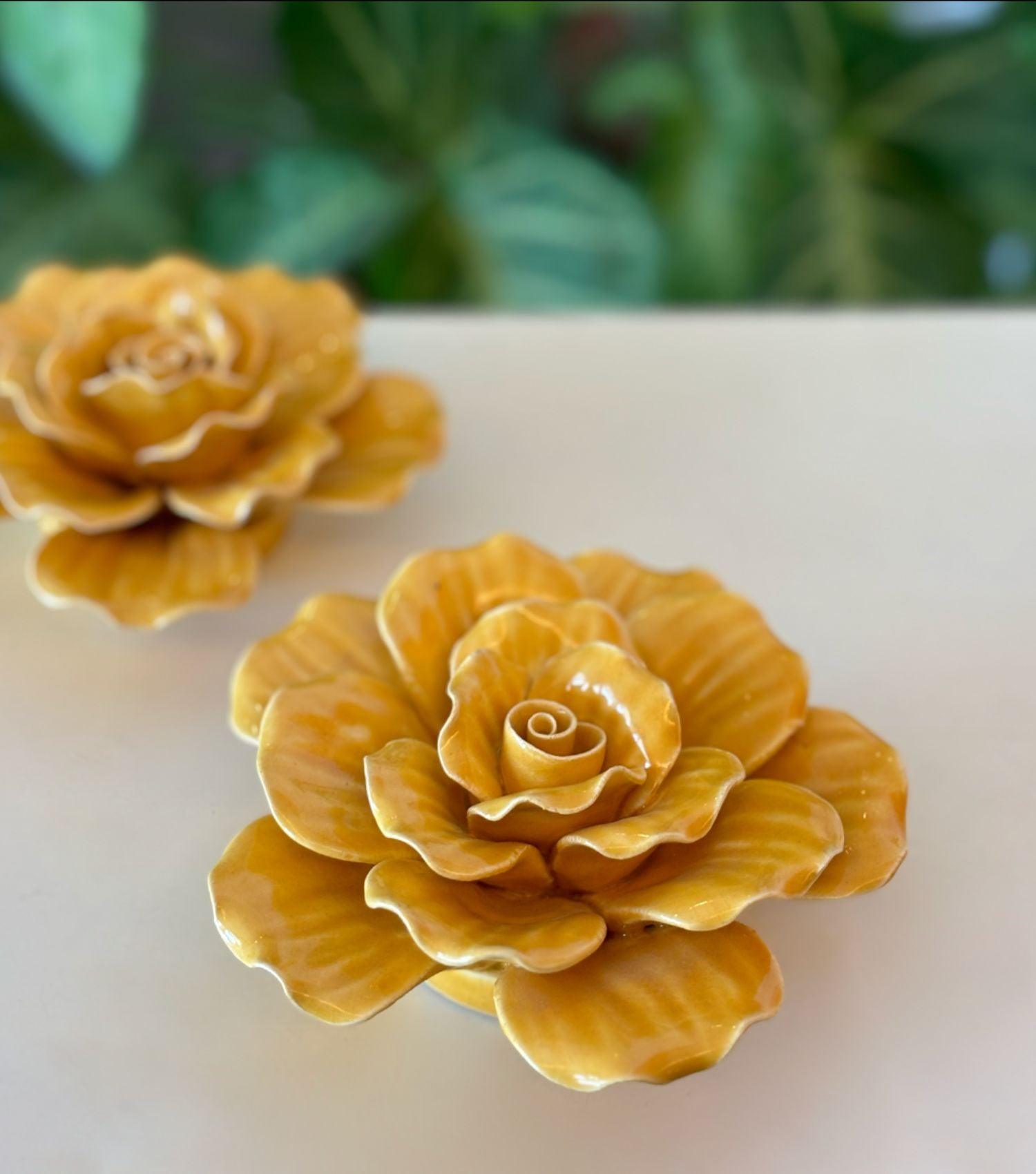 Rose table decor - Elvy Lifestyle