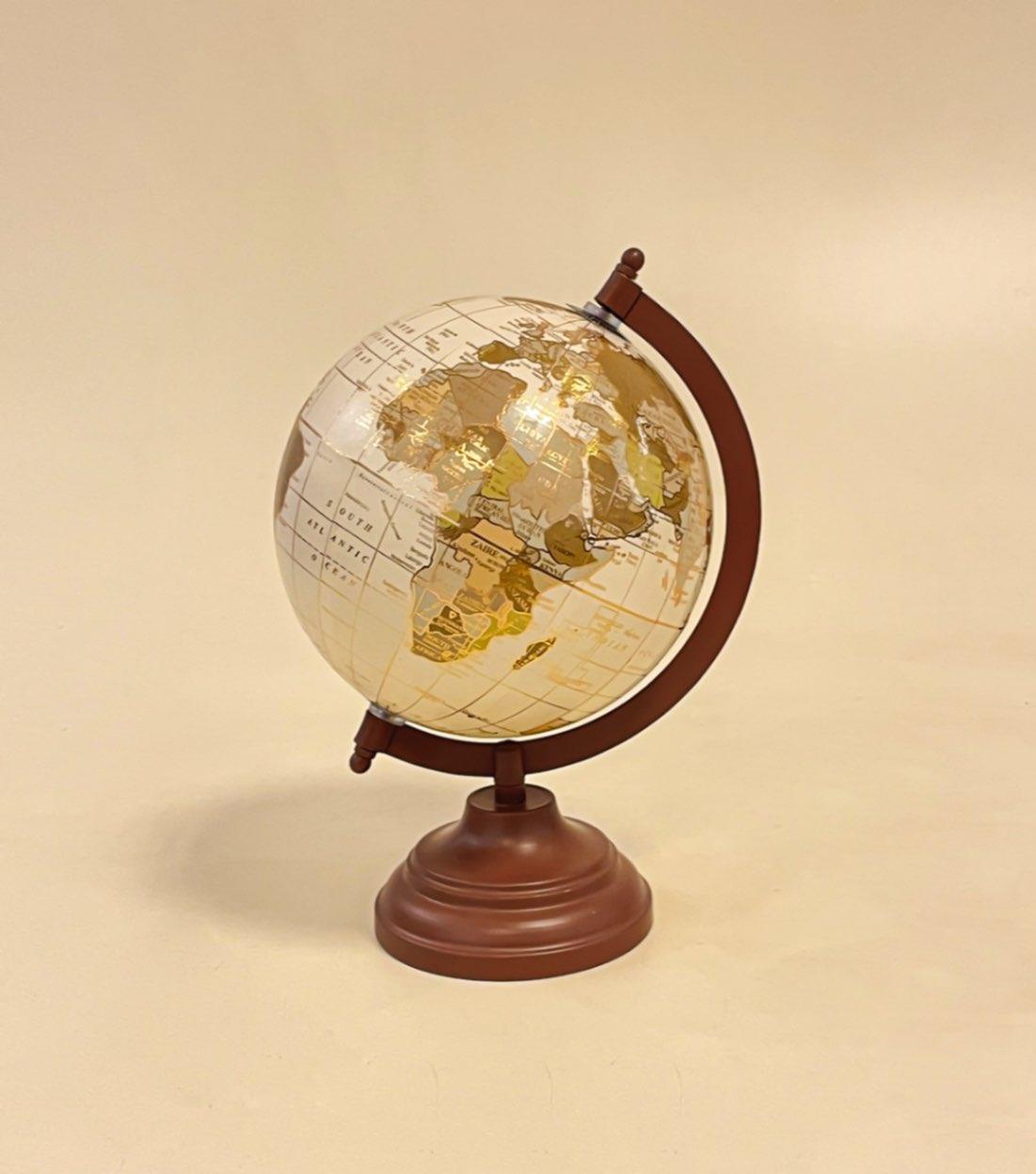 Gentleman Globe - Elvy Lifestyle
