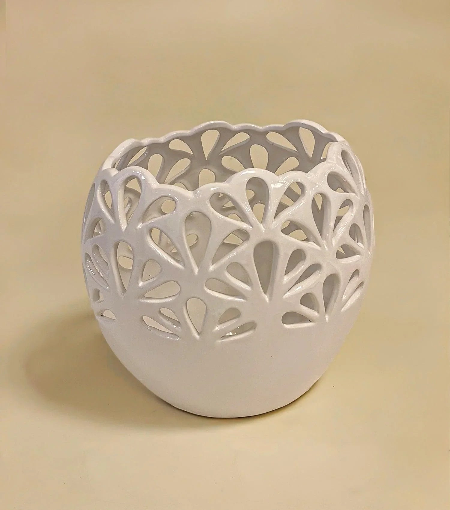 Magnolia Fretwork Vase - Elvy Lifestyle