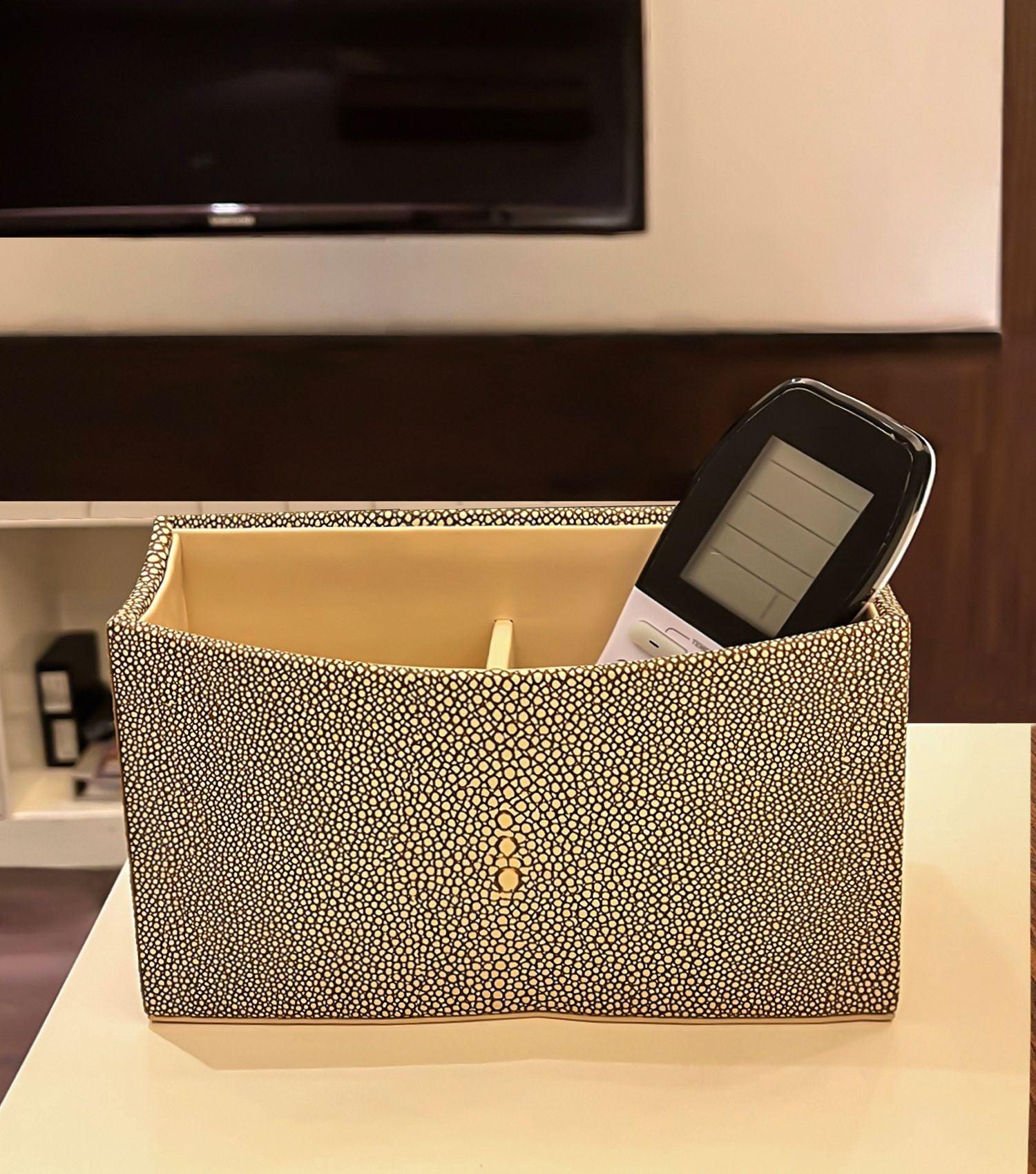Stingray Remote Holder - Elvy Lifestyle