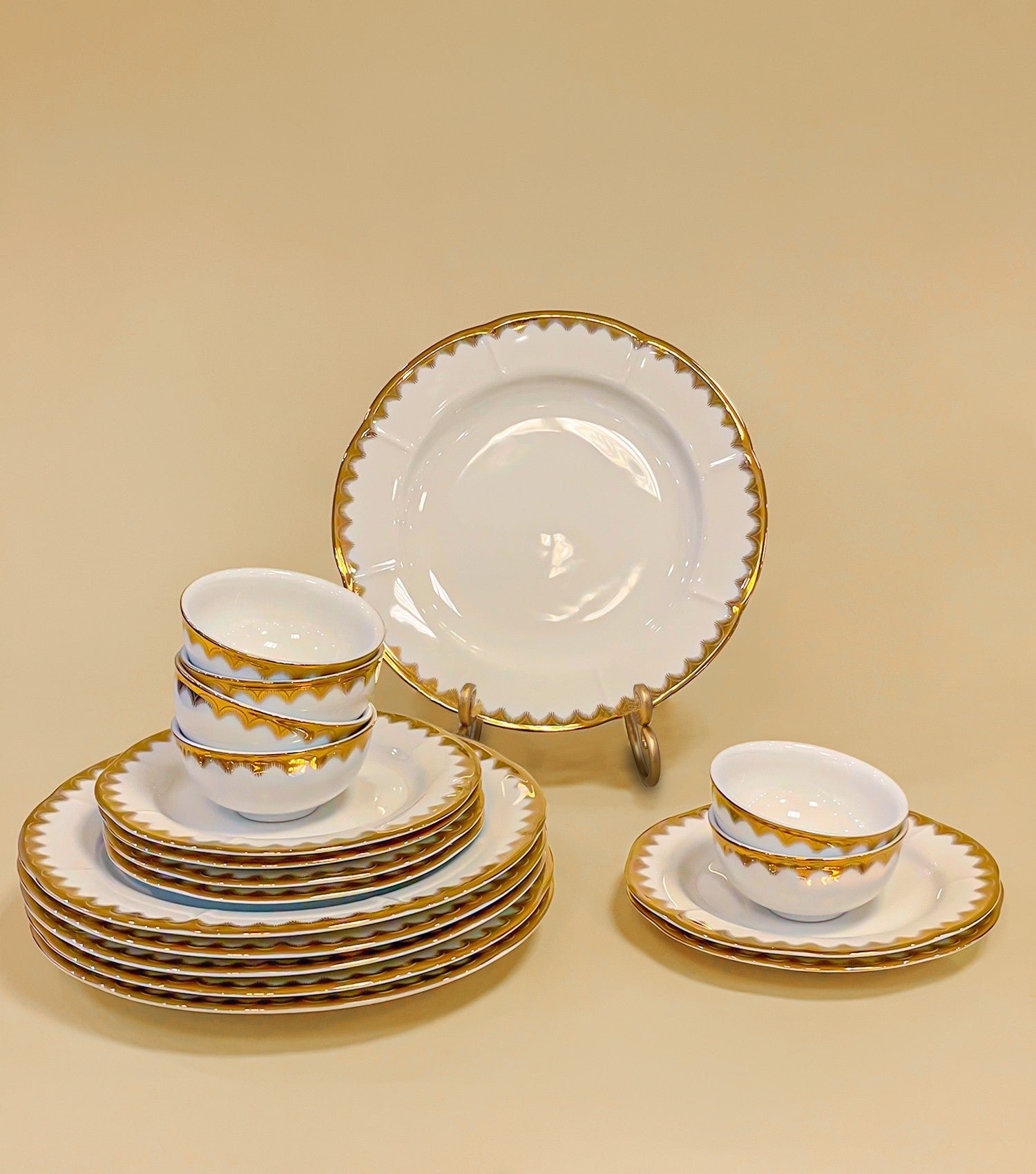 Gilded Add on Dinner Set of 18 - Elvy Lifestyle