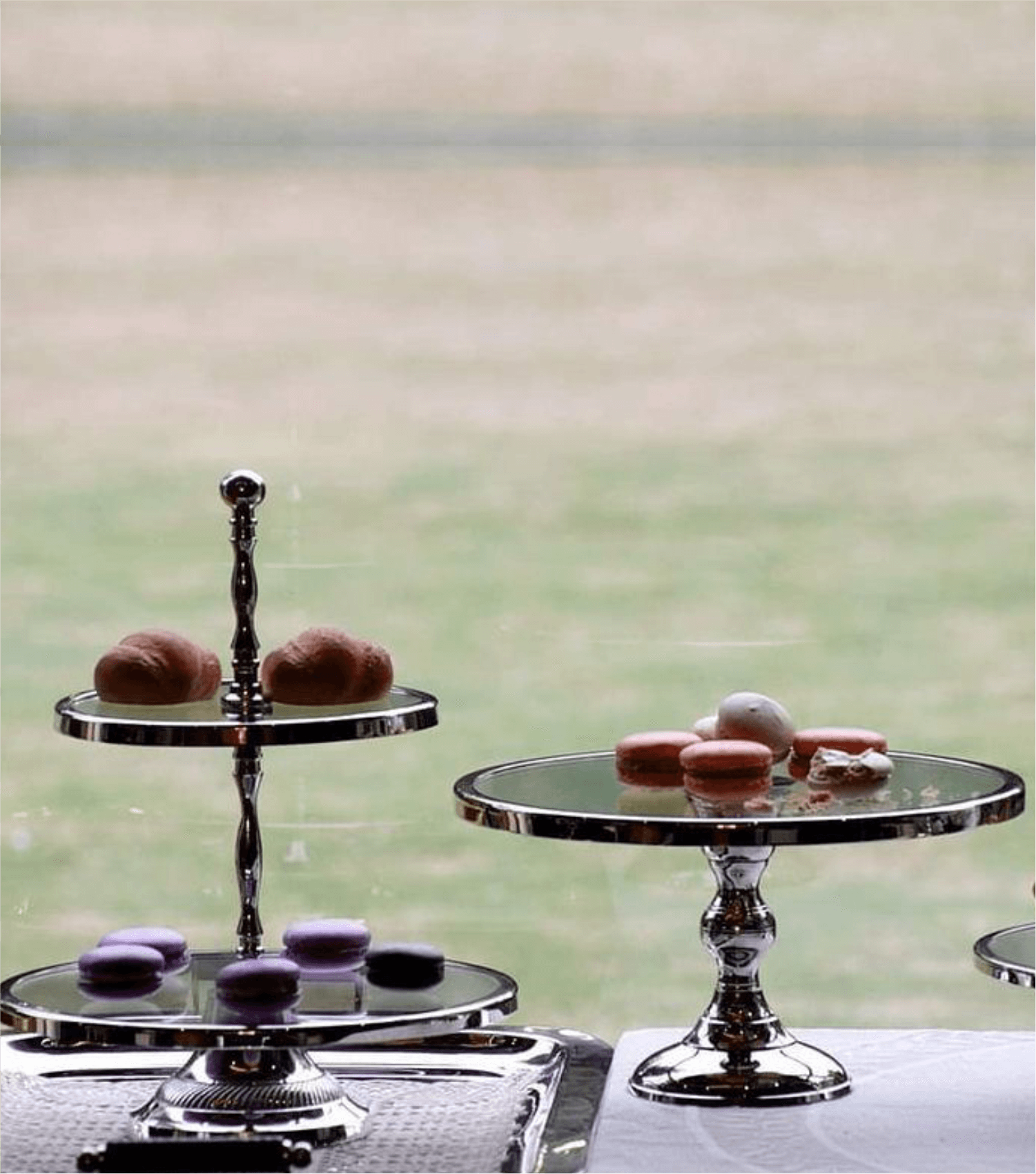 Pinnacle Pastry Stand With Ring
