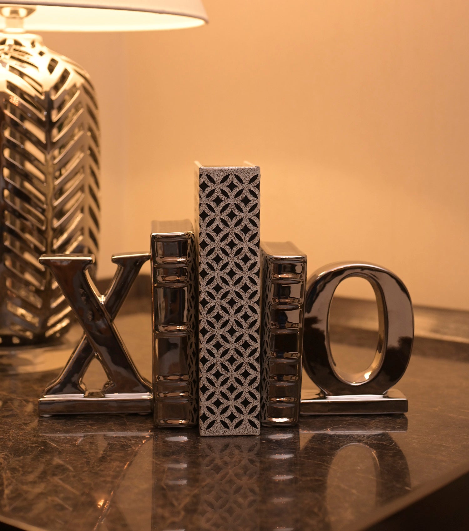 X O Bookend - Elvy Lifestyle