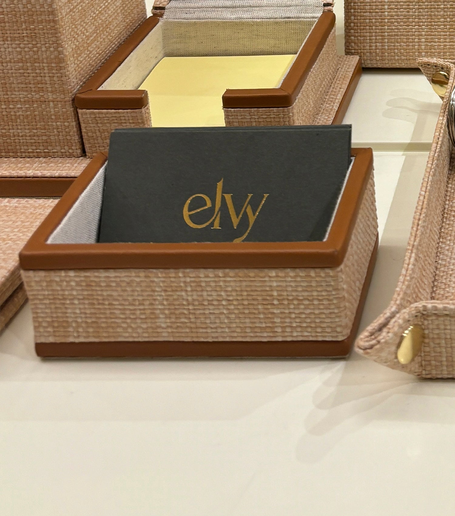 Raffia visiting card holder - Elvy Lifestyle