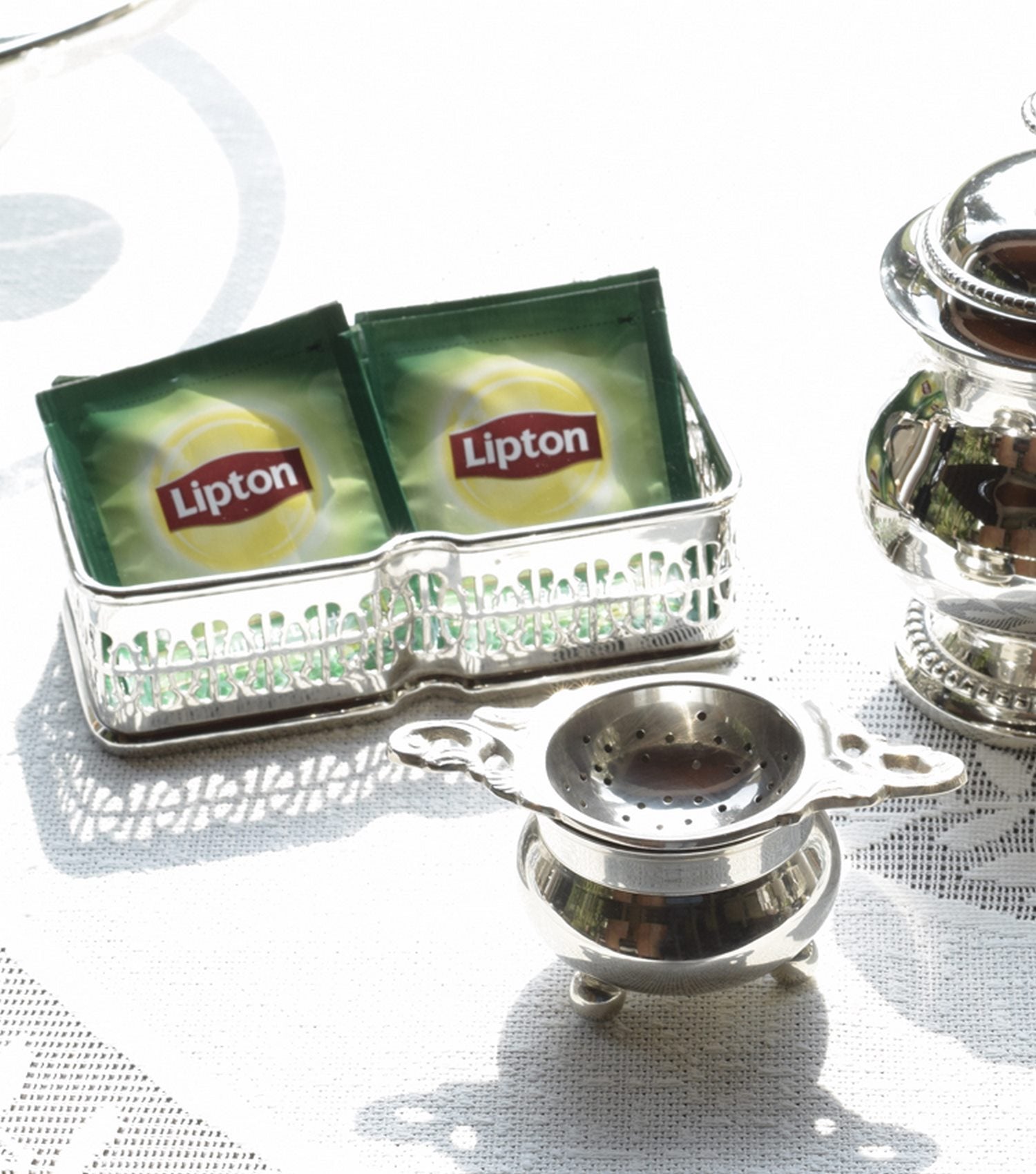 Windsor tea strainer