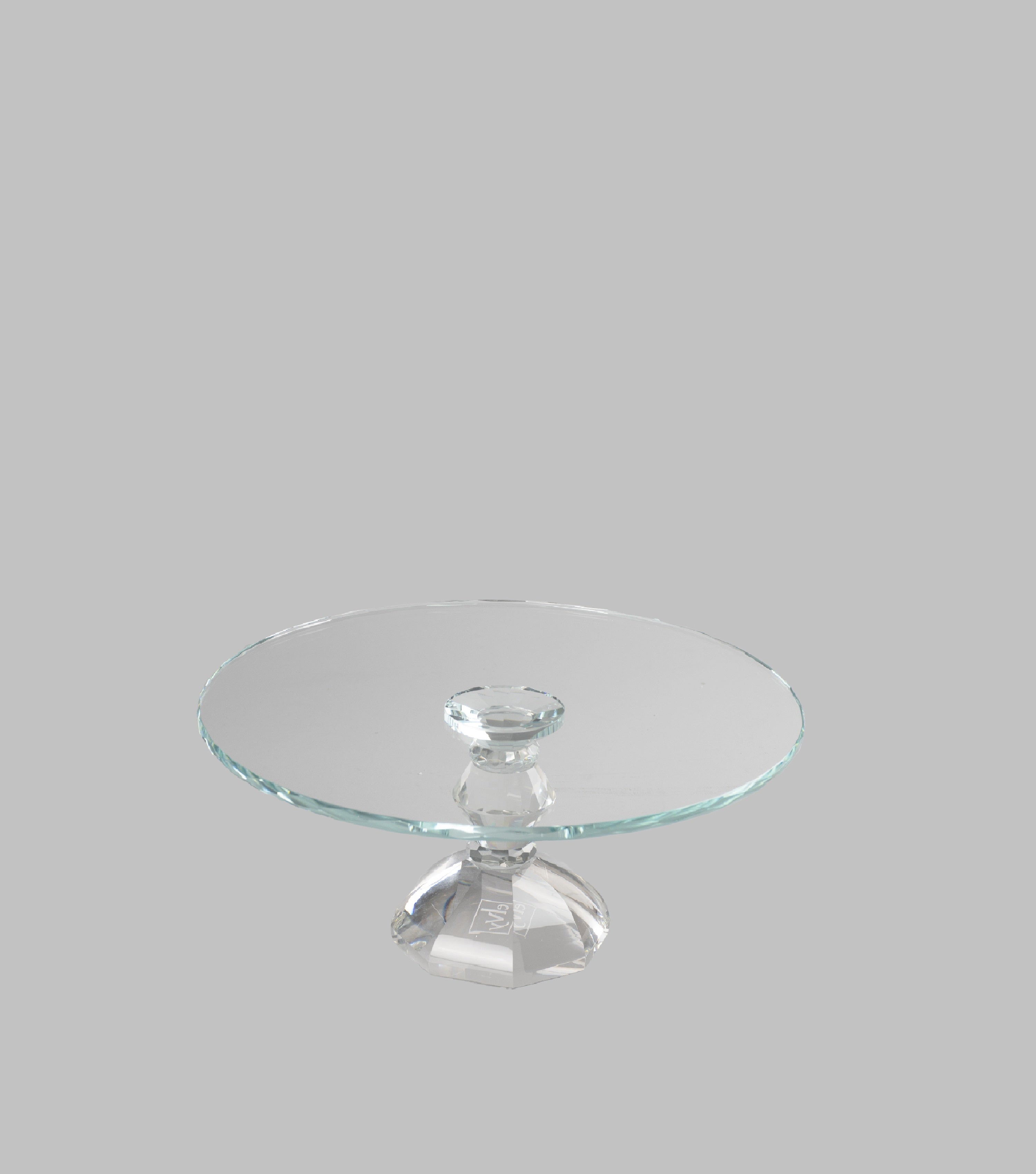 Cake stand with crystal hanging detail - Weddings of Distinction